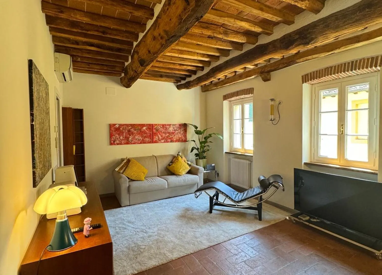 Yema Home 2-Lucca contacts